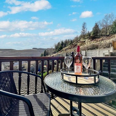 3 Bed Home In Tonypandy With Balcony View Room Llwynypia Kültér fotó
