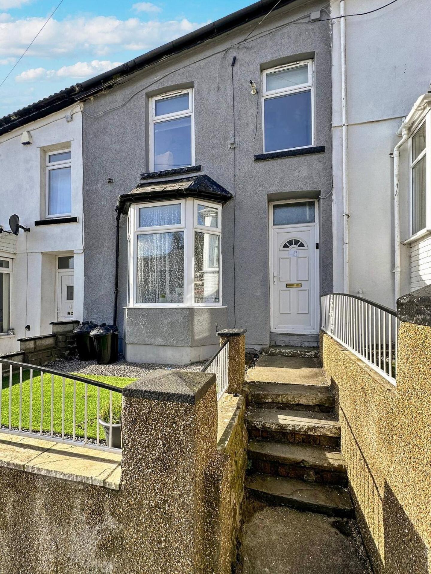 3 Bed Home In Tonypandy With Balcony View Room Llwynypia Kültér fotó